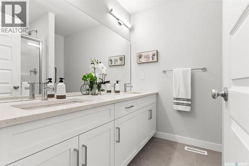 3136 Green Turtle Road, Regina, SK - Indoor Photo Showing Bathroom