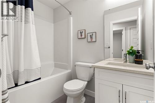 3136 Green Turtle Road, Regina, SK - Indoor Photo Showing Bathroom