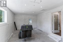 Large Single Car Garage w/ Access to the backyard. - 