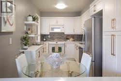 605 - 70 BAIF BOULEVARD  Richmond Hill, ON L4C 5L2