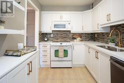 605 - 70 BAIF BOULEVARD  Richmond Hill, ON L4C 5L2