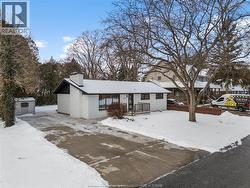 285 Burdick CRESCENT  Tecumseh, ON N8N 2E7