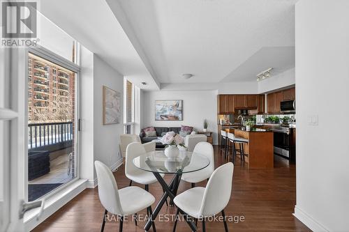 411 - 1105 Leslie Street, Toronto, ON - Indoor Photo Showing Dining Room