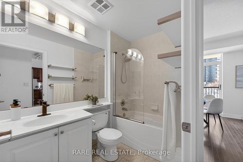 411 - 1105 Leslie Street, Toronto, ON - Indoor Photo Showing Bathroom