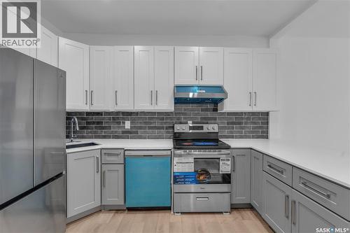 120 O Avenue S, Saskatoon, SK - Indoor Photo Showing Kitchen With Upgraded Kitchen