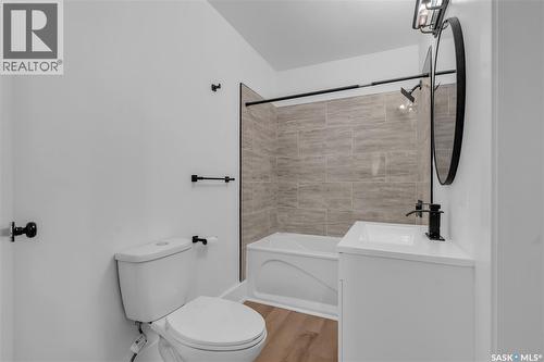 120 O Avenue S, Saskatoon, SK - Indoor Photo Showing Bathroom