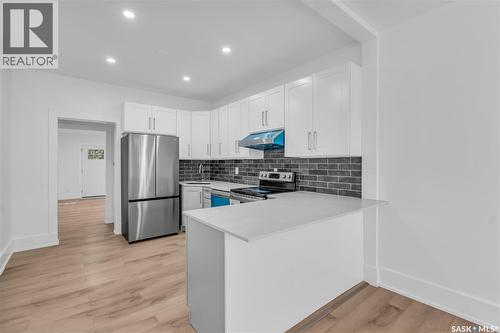 120 O Avenue S, Saskatoon, SK - Indoor Photo Showing Kitchen With Stainless Steel Kitchen With Upgraded Kitchen