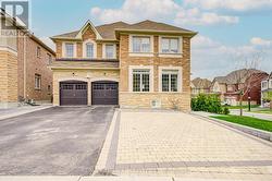 982 WILBUR PIPHER CIRCLE  Newmarket, ON L3X 0B8