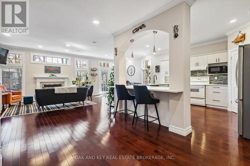 1791 Milestone Road, London North (North C), ON - Indoor Photo Showing Kitchen With Upgraded Kitchen