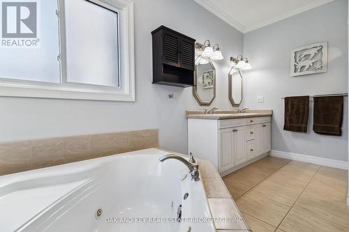 1791 Milestone Road, London North (North C), ON - Indoor Photo Showing Bathroom