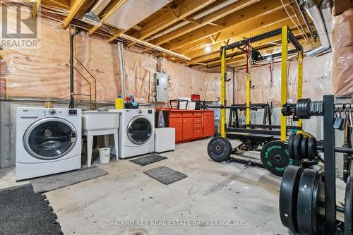 1791 Milestone Road, London North (North C), ON - Indoor Photo Showing Laundry Room