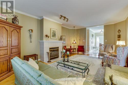 34 - 30 Doon Drive, London North (North G), ON - Indoor Photo Showing Living Room With Fireplace