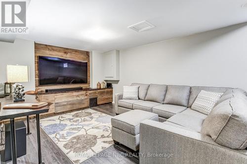 645 Clarence Street, Port Colborne (Sugarloaf), ON - Indoor Photo Showing Living Room