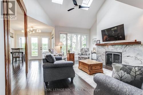 645 Clarence Street, Port Colborne (Sugarloaf), ON - Indoor Photo Showing Living Room With Fireplace