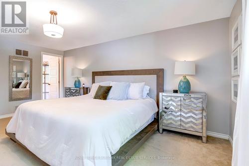 1807 Heather Hills Drive, Burlington, ON - Indoor Photo Showing Bedroom