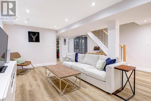 1807 Heather Hills Drive, Burlington, ON - Indoor Photo Showing Living Room