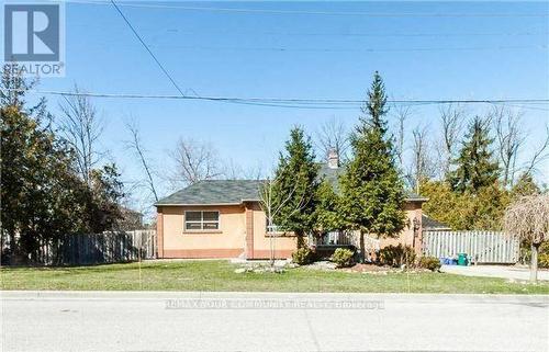 8 HILLSIDE AVENUE  Vaughan, ON L4K 1X1