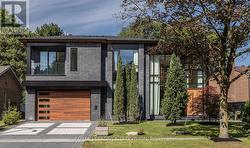 8 BALDING COURT  Toronto, ON M2P 1Y7