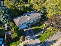 214 VANCE DRIVE  Oakville, ON L6L 3L1