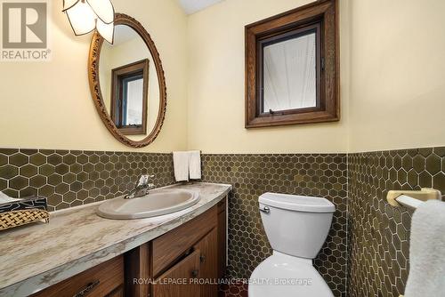 6864 Highway 62, Belleville (Belleville Ward), ON - Indoor Photo Showing Bathroom
