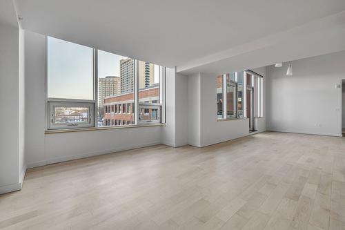 Salon - 505-775 Av. Ernest-Gagnon, Québec (La Cité-Limoilou), QC - Indoor