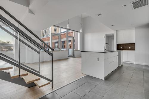 Vue d'ensemble - 505-775 Av. Ernest-Gagnon, Québec (La Cité-Limoilou), QC - Indoor Photo Showing Kitchen