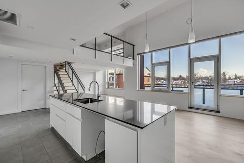 Vue d'ensemble - 505-775 Av. Ernest-Gagnon, Québec (La Cité-Limoilou), QC - Indoor Photo Showing Kitchen