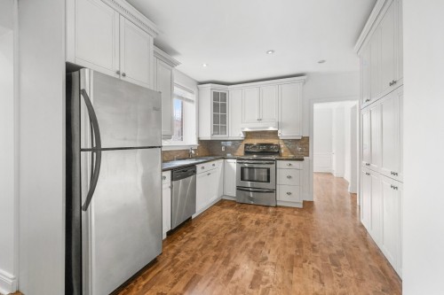 Cuisine - 4683 Av. Bonavista, Montréal (Côte-Des-Neiges/Notre-Dame-De-Grâce), QC - Indoor Photo Showing Kitchen With Upgraded Kitchen