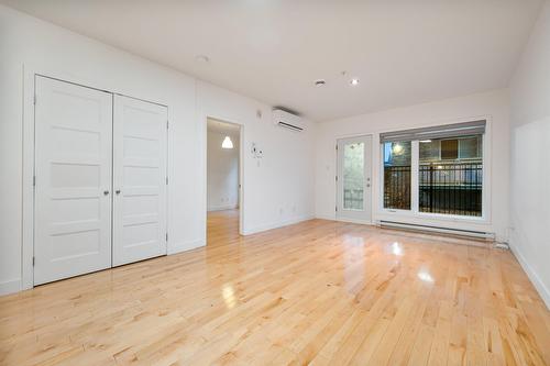 Living room - 107-440 Rue De La Gauchetière E., Montréal (Ville-Marie), QC - Indoor Photo Showing Other Room