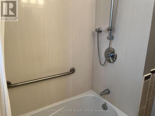 841 Dundee Avenue, Ottawa, ON - Indoor Photo Showing Bathroom