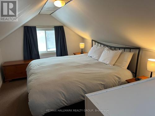 841 Dundee Avenue, Ottawa, ON - Indoor Photo Showing Bedroom
