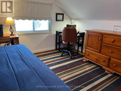 841 Dundee Avenue, Ottawa, ON - Indoor Photo Showing Bedroom