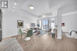 512 - 664 SPADINA AVENUE  Toronto, ON M5S 2H7