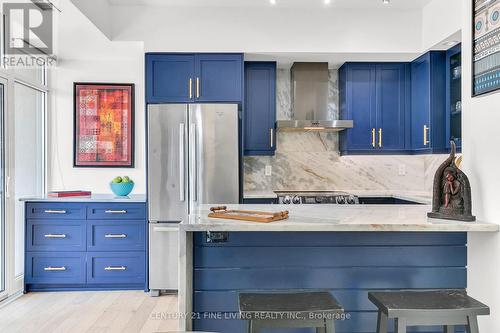Th22 - 6 Pirandello Street, Toronto, ON - Indoor Photo Showing Kitchen