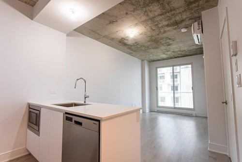 Cuisine - 1910-2320 Rue Tupper, Montréal (Ville-Marie), QC - Indoor Photo Showing Kitchen