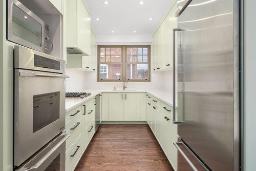 Cuisine - 752 Av. Upper-Lansdowne, Westmount, QC - Indoor Photo Showing Kitchen With Upgraded Kitchen