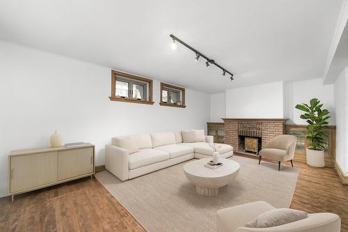 Salle familiale - 752 Av. Upper-Lansdowne, Westmount, QC - Indoor Photo Showing Living Room With Fireplace