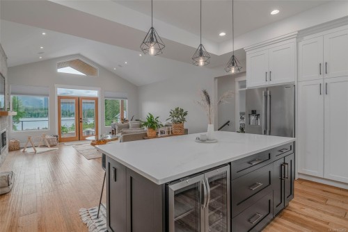 10407 Marina Vista Dr, Port Alberni, BC 