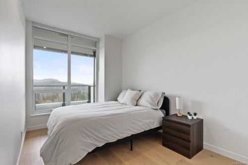 1012-2000 Hannington Rd, Langford, BC - Indoor Photo Showing Bedroom