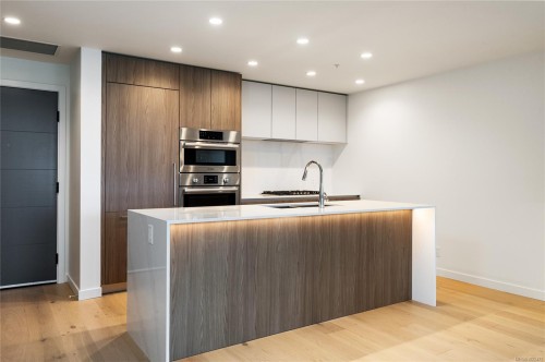 1012-2000 Hannington Rd, Langford, BC - Indoor Photo Showing Kitchen