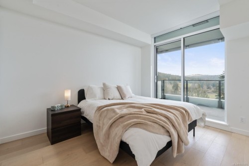 1012-2000 Hannington Rd, Langford, BC - Indoor Photo Showing Bedroom