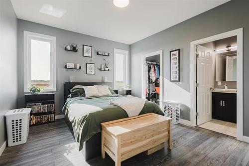 36 Veteran'S Way, Morris, MB 