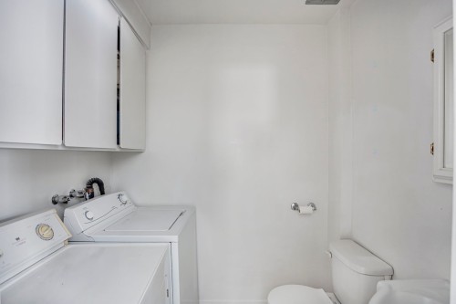 Powder room - 12795 Av. Veuillot, Montréal (Montréal-Nord), QC - Indoor Photo Showing Laundry Room