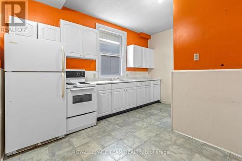 498 Gladstone Avenue, Ottawa, ON - Indoor Photo Showing Kitchen