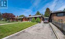 MAIN - 29 JEANETTE STREET  Toronto, ON M1M 3G3