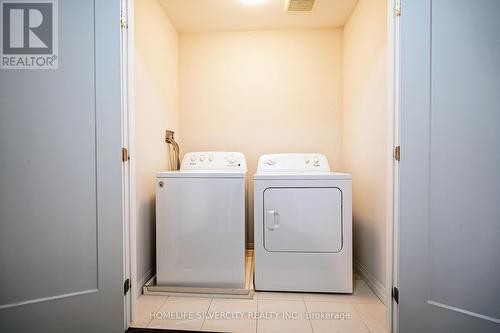 106 Columbus Gate, Hamilton, ON - Indoor Photo Showing Laundry Room