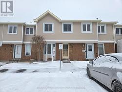 32 - 941 COOKSHIRE CRESCENT  Ottawa, ON K4A 3K4