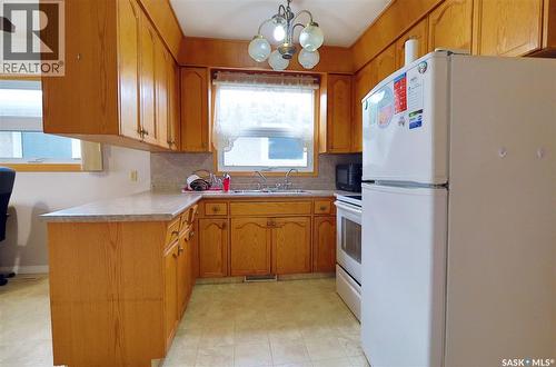 2166 Mcara Street, Regina, SK - Indoor Photo Showing Kitchen