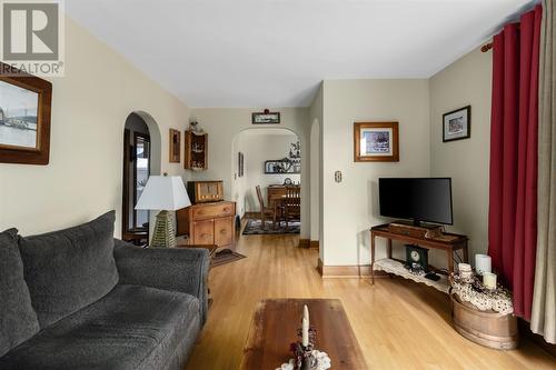 55 Riverview Ave, Sault Ste. Marie, ON - Indoor Photo Showing Living Room