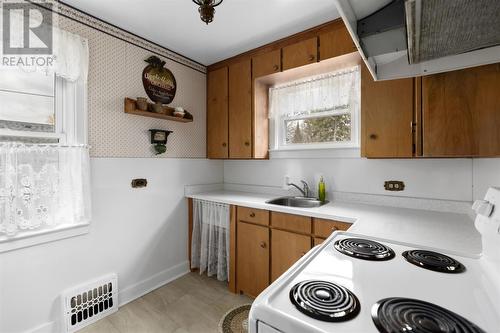 55 Riverview Ave, Sault Ste. Marie, ON - Indoor Photo Showing Kitchen